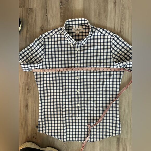 Mizzen & Main performance wear short sleeve button down - Picture 4 of 7